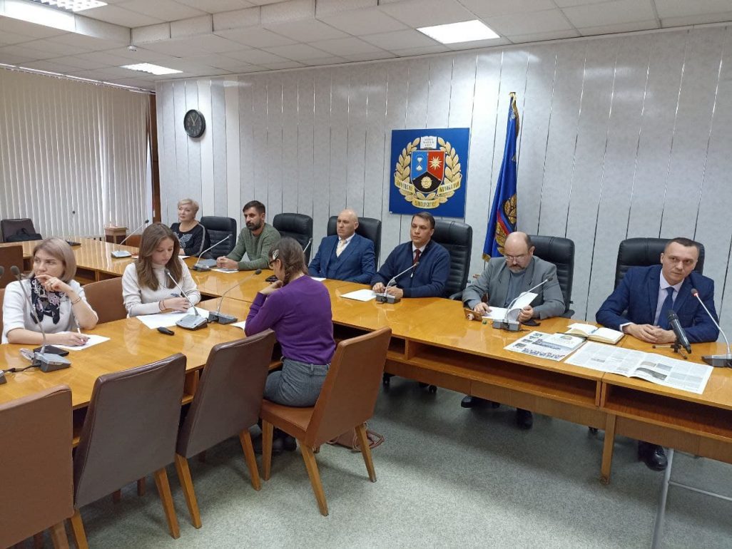 В ДонНУ проходит международная научно-практическая площадка «Диалог поколений»