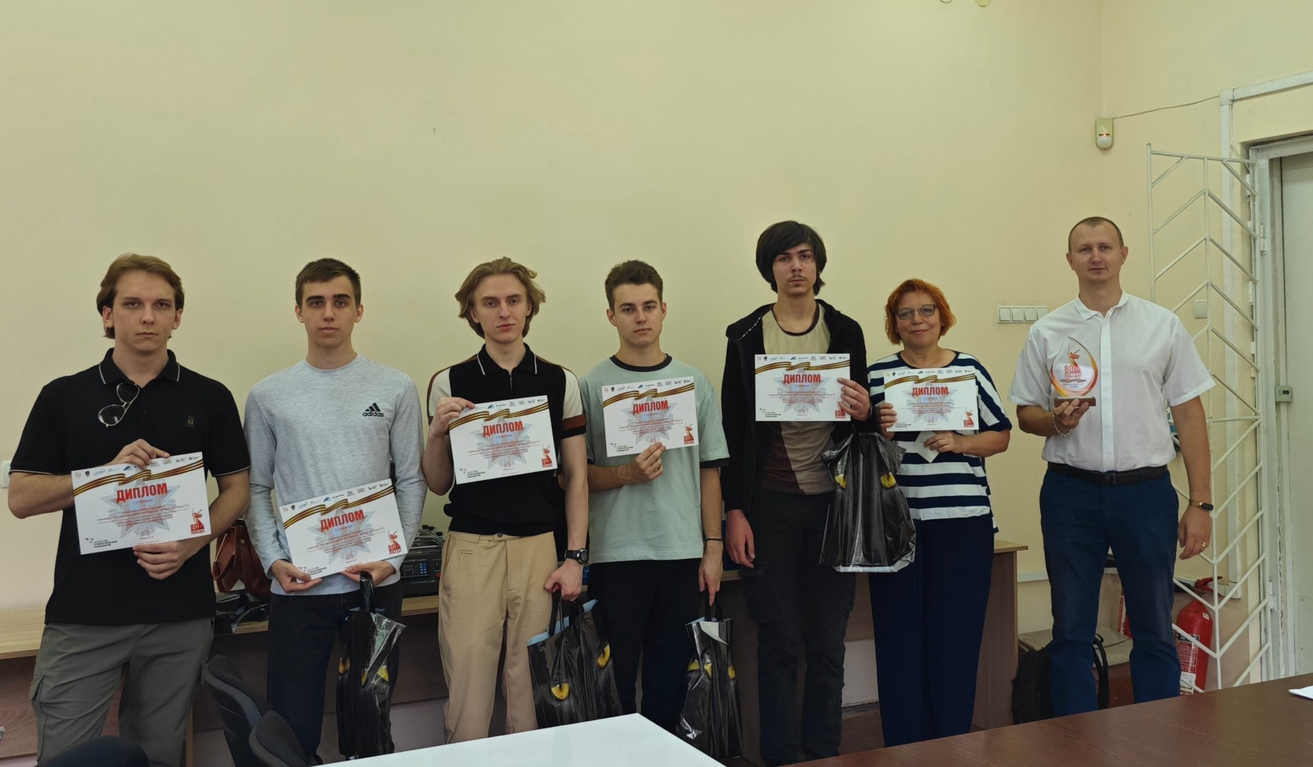 Студенты физико-технического факультета стали победителями квиз-турнира