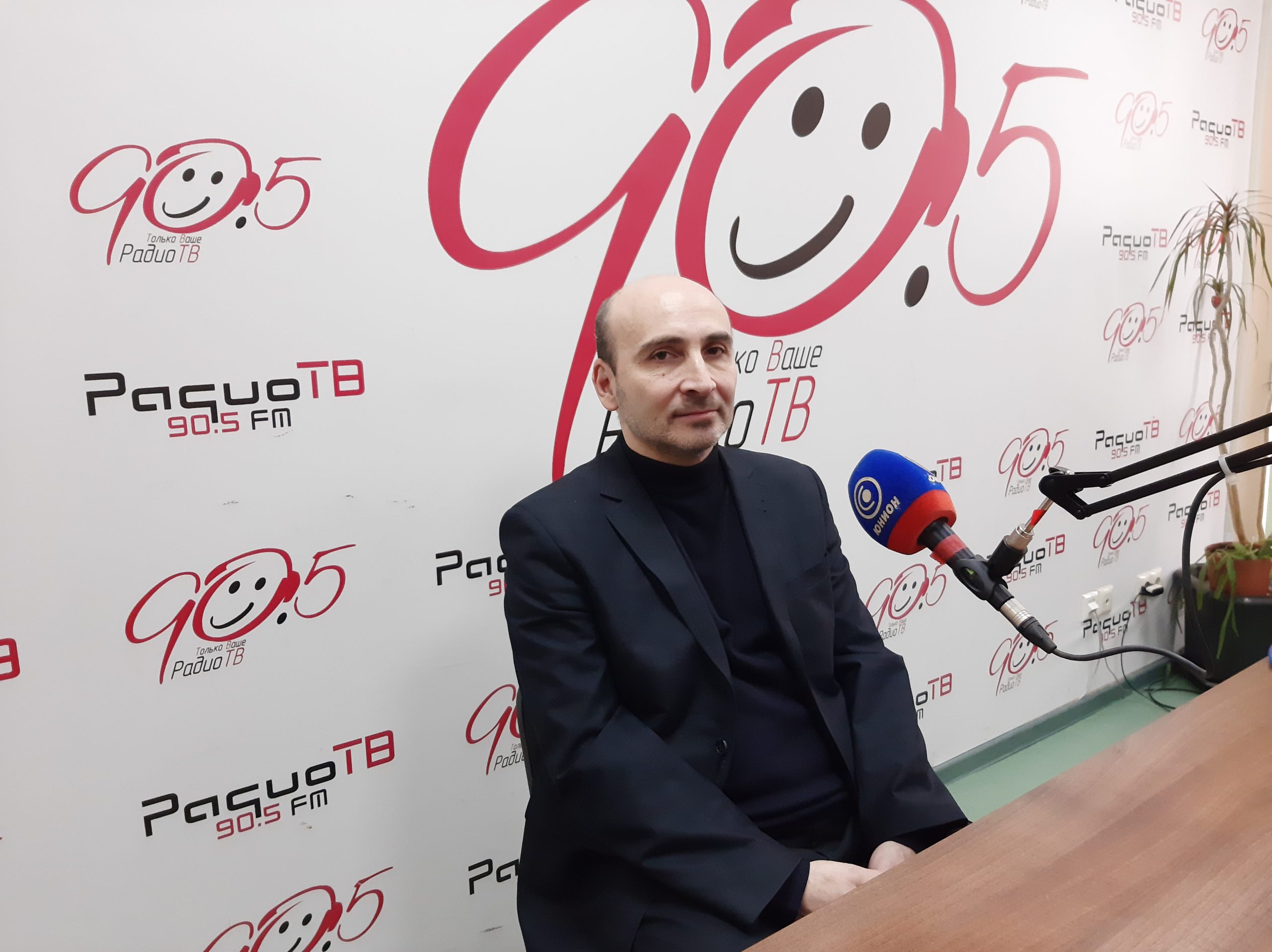 И. о. декана физико-технического факультета Александр Собко в программе «Check in» на «Радио ТВ»