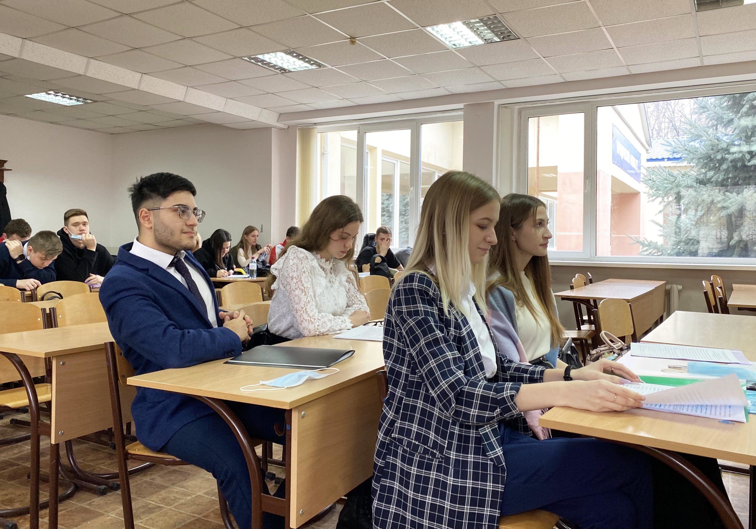 Студенты-юристы обсудили актуальные проблемы гражданского, семейного права и процесса