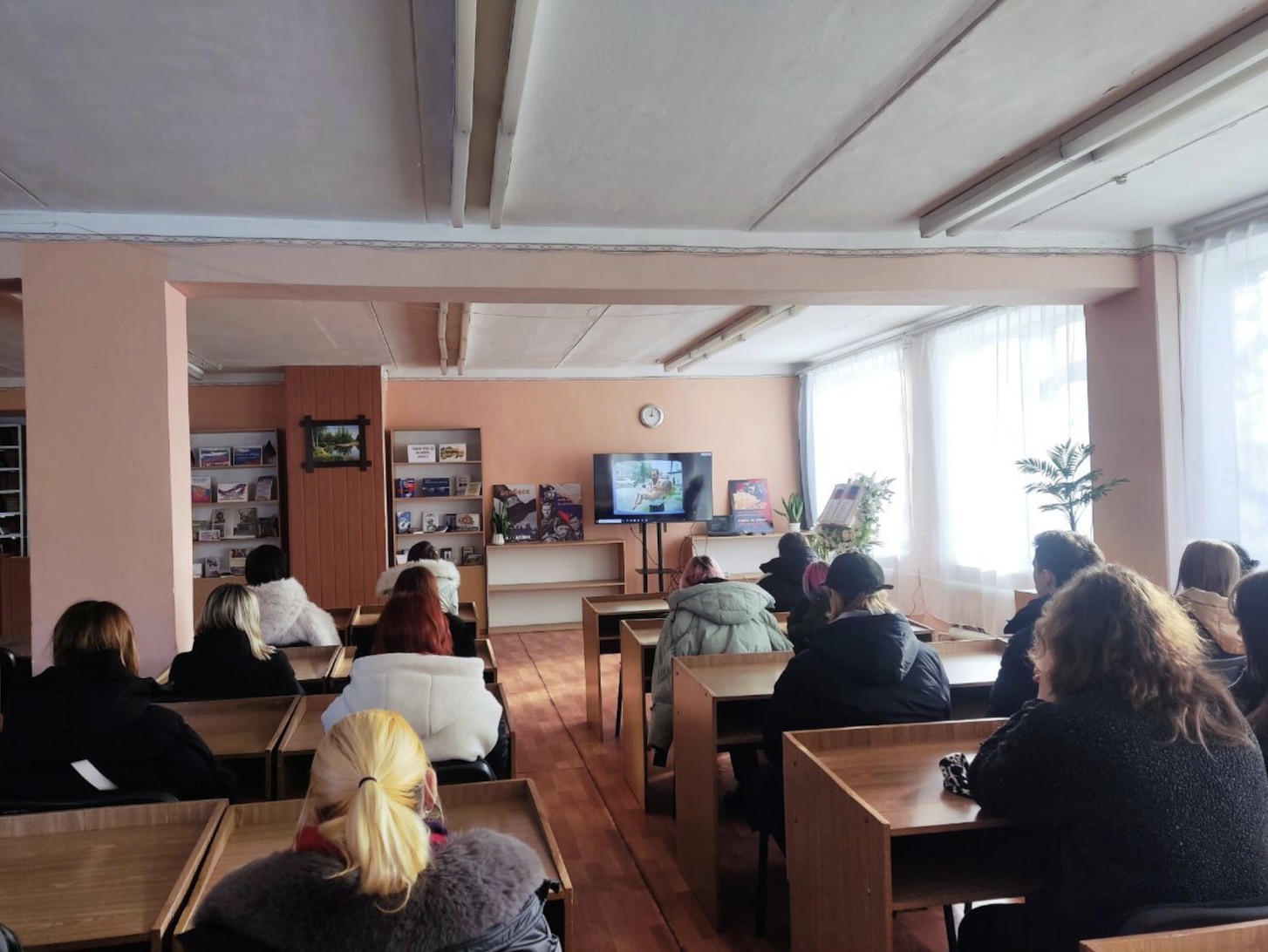 В ЕТЭМ ДонГУ состоялся показ фильма «Не стать мишенью»
