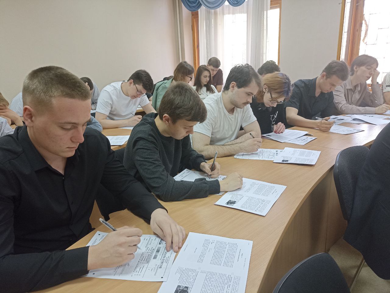 Донецкий государственный университет принял участие в «Диктанте Победы»