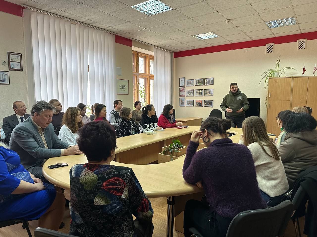 В ДонГУ прошла встреча доверенного лица кандидата в Президенты России Владимира Путина с трудовым коллективом университета