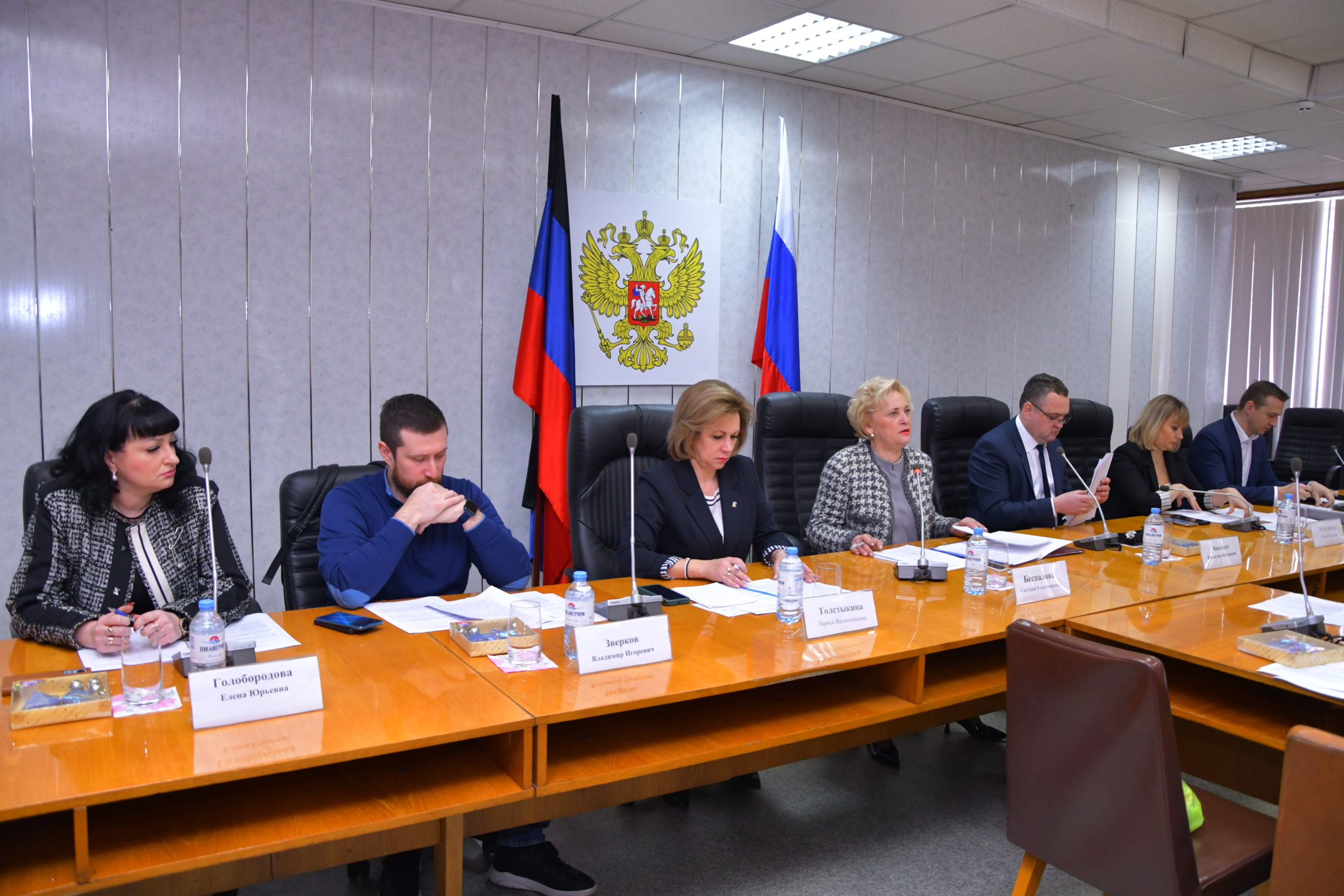 Председатель Совета ректоров вузов ДНР Светлана Беспалова проанализировала проблемы взаимодействия вузов и предприятий ДНР