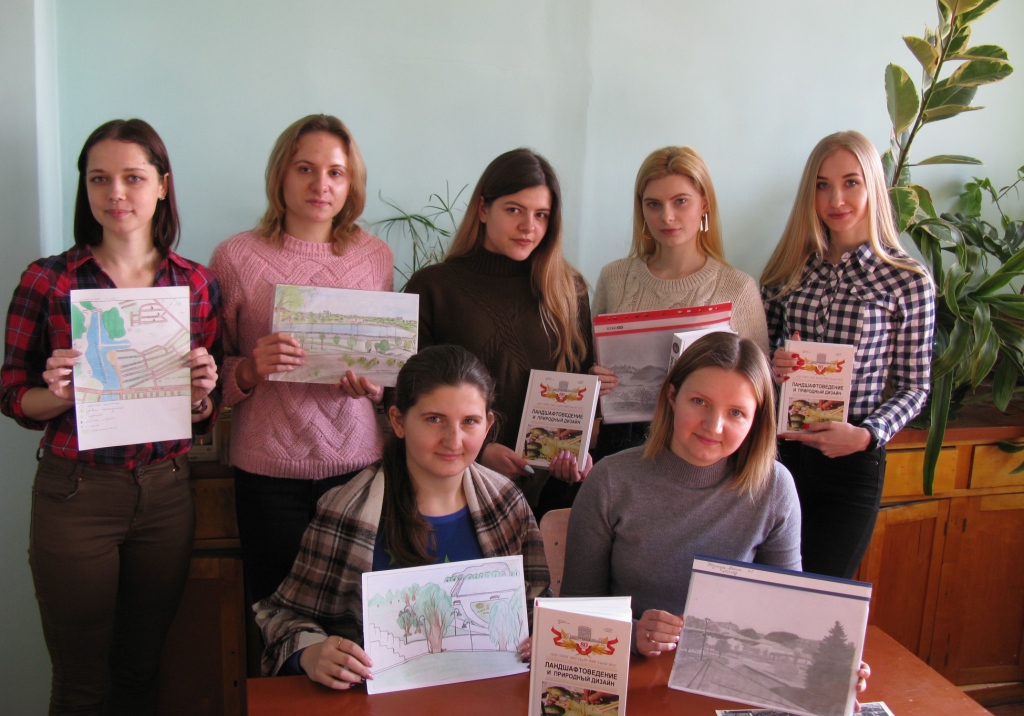 Студенты магистратуры проходят ассистентскую практику на кафедре ботаники и экологии