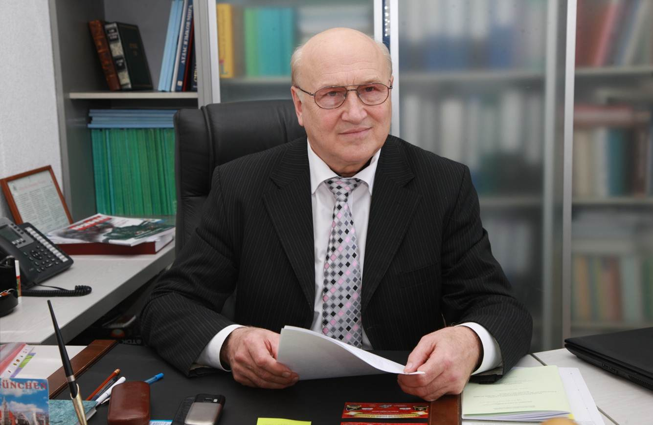 Кафедра германской филологии поздравляет  Владимира Дмитриевича Калиущенко с Днём рождения