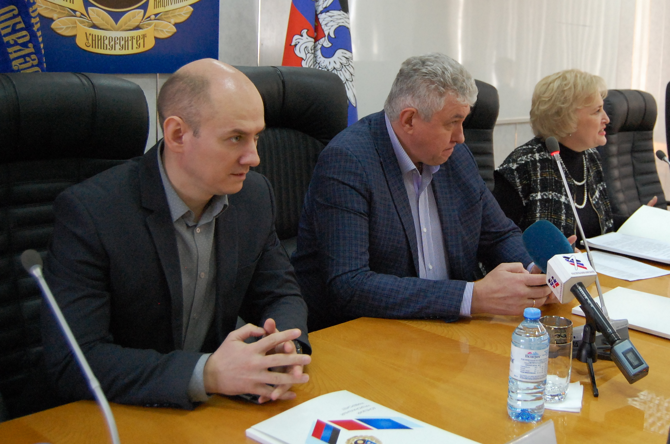 Студия телевидения ДонНУ осветила круглый стол с заместителем Председателя Правительства ДНР