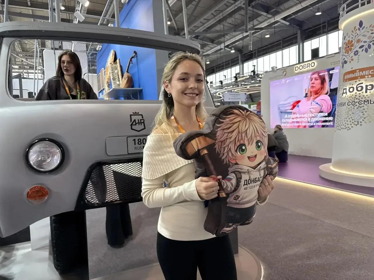 Студентки экономического факультета — участницы Международного фестиваля молодежи