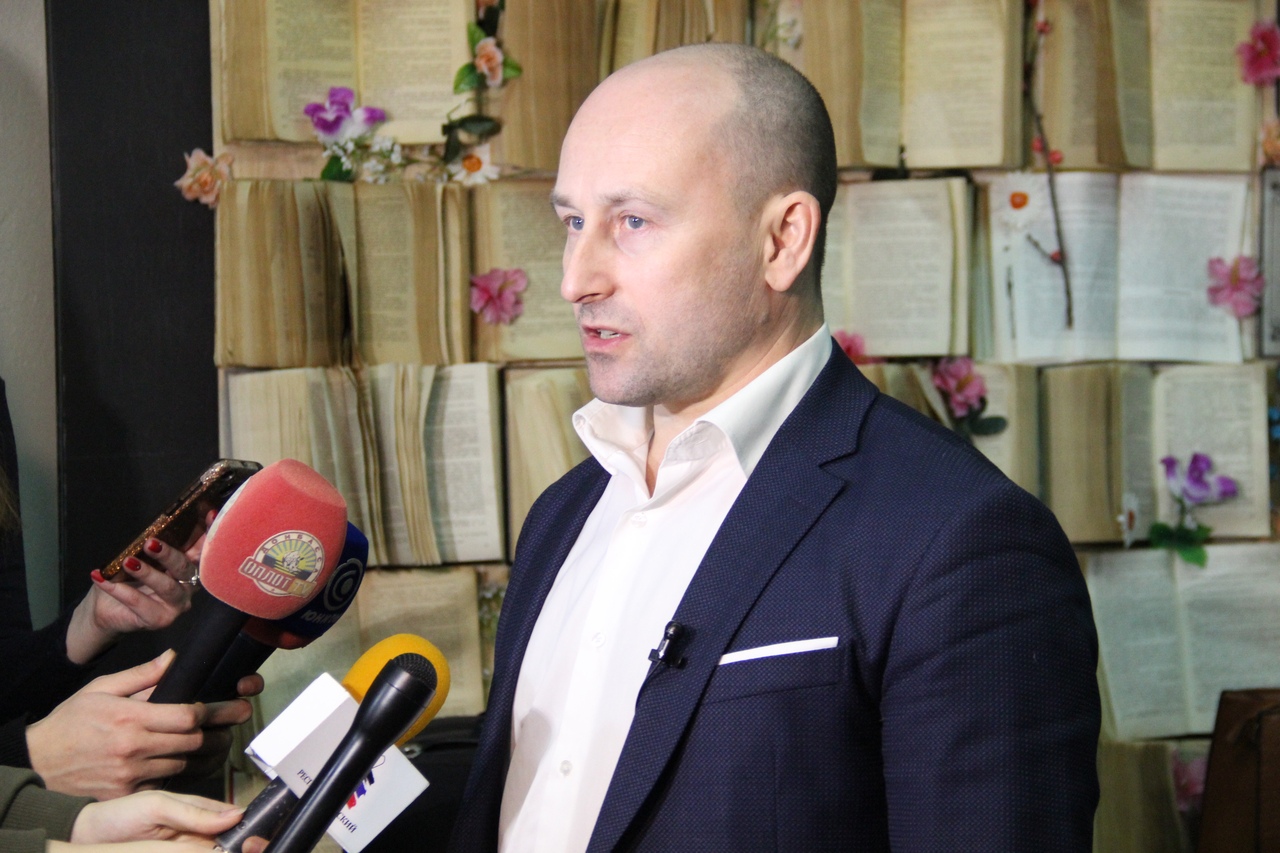Николай Стариков провел встречу с читателями в ДонНУ