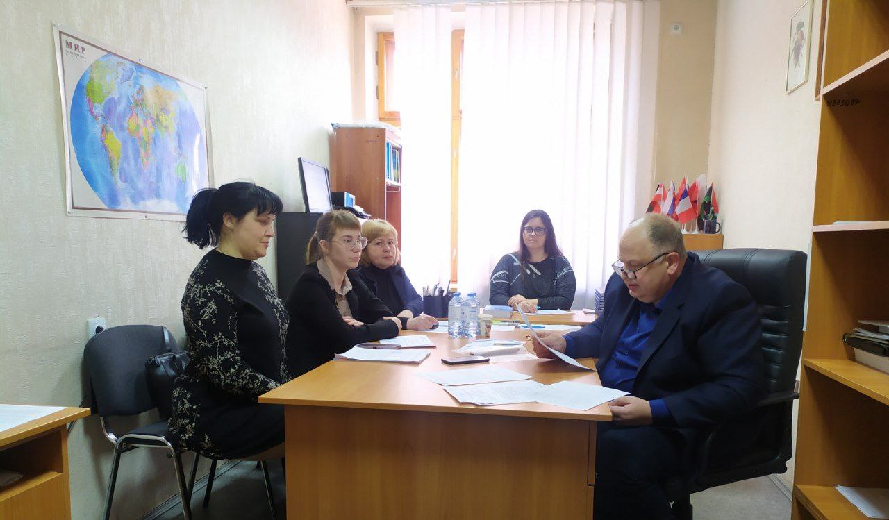 На кафедре международных отношений и внешней политики обсудили проблемы стран и регионов мира