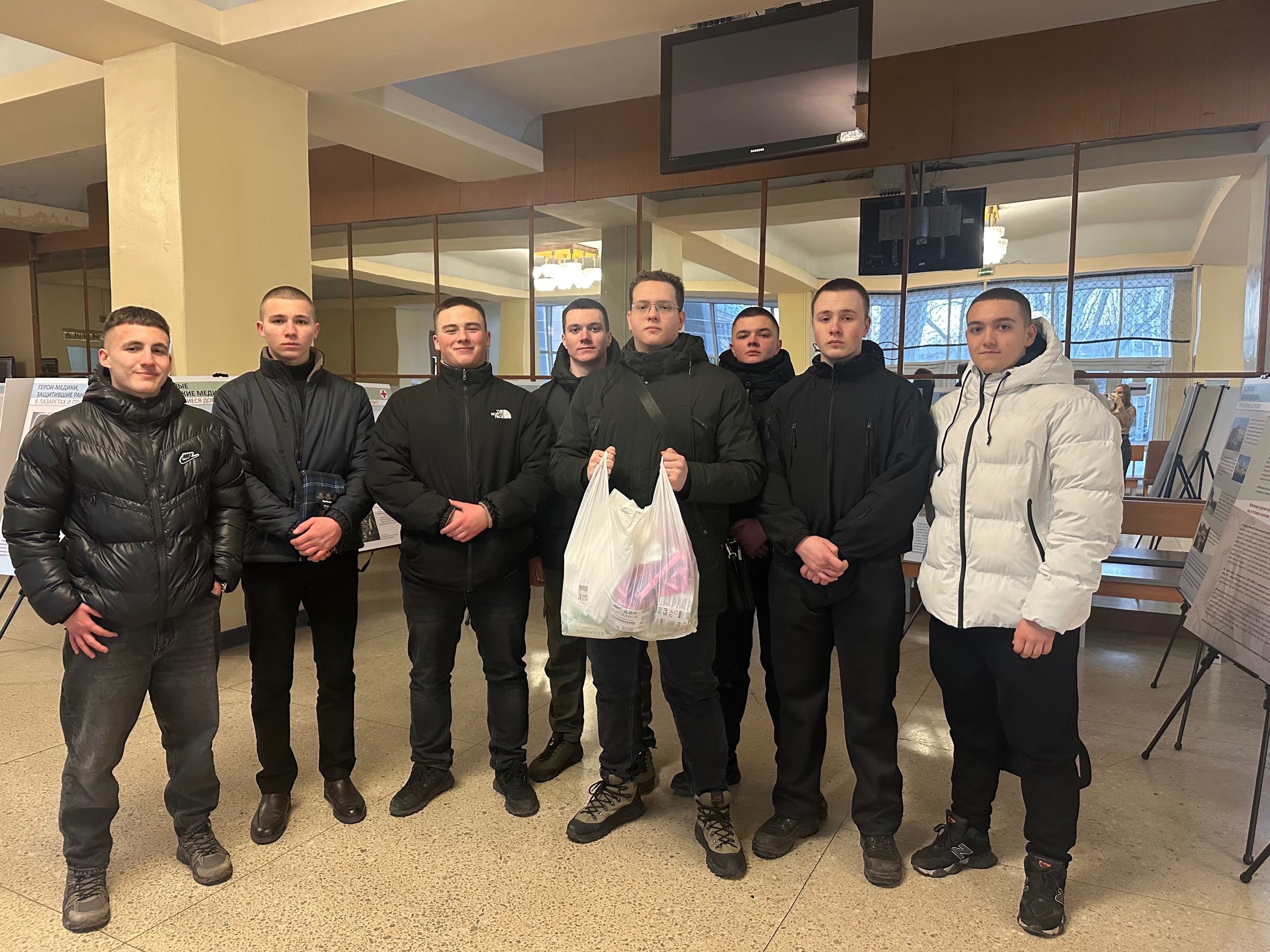 В ДонГУ продолжается сбор гуманитарной помощи для раненых бойцов