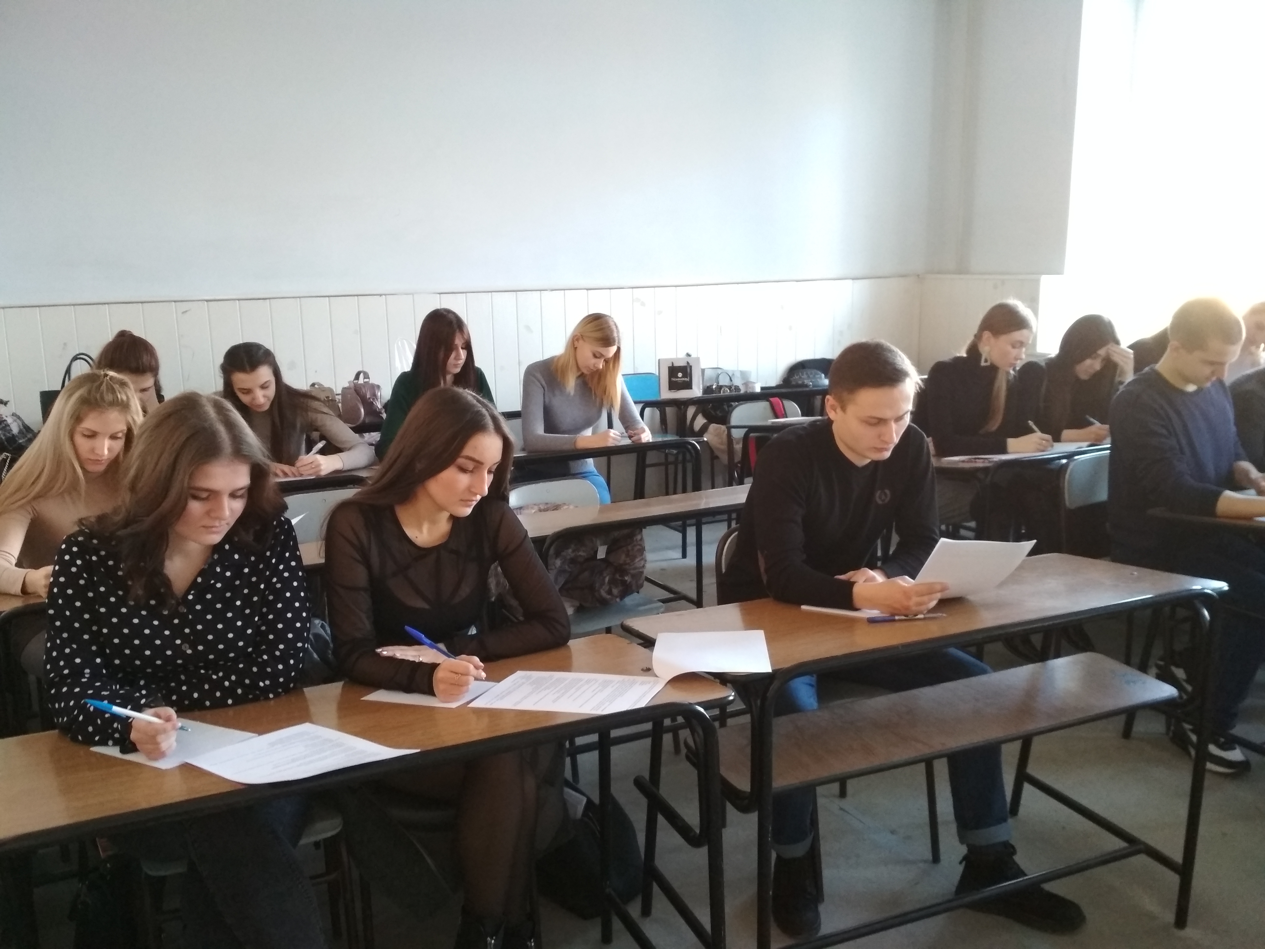 На экономическом факультете состоялся I этап олимпиады «Управление персоналом»