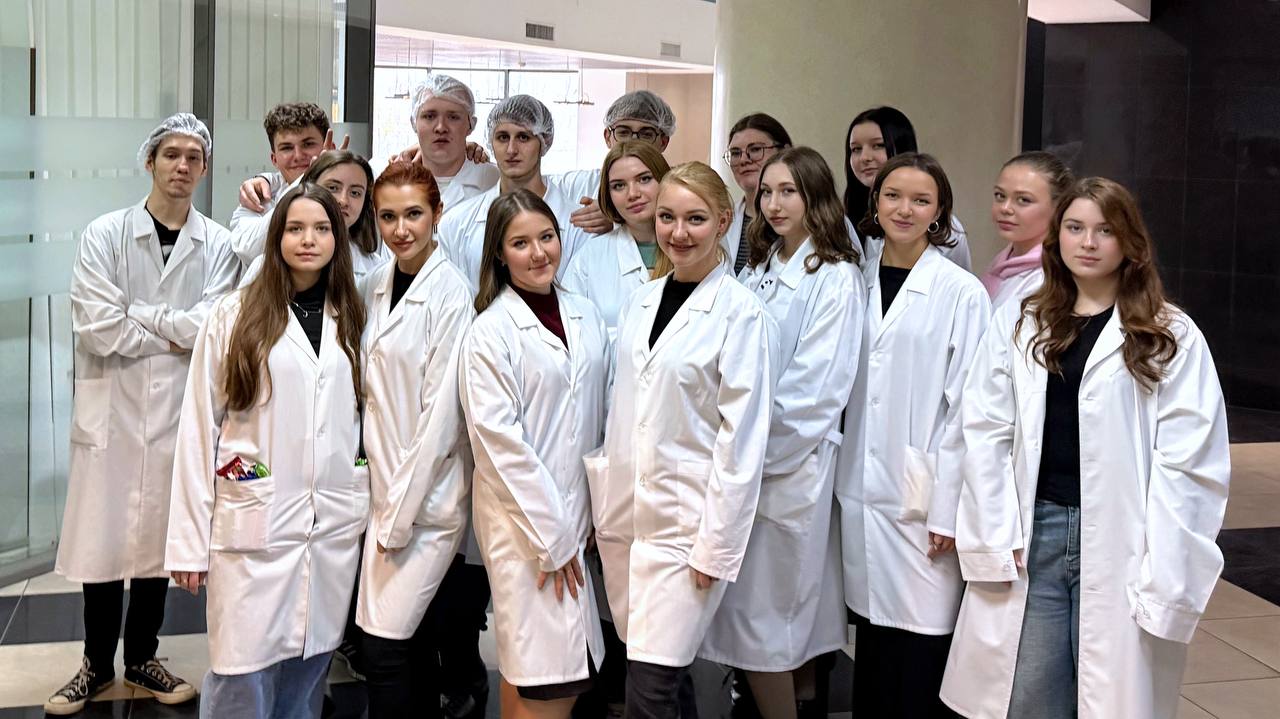 Студенты ДонГУ посетили экскурсию на кондитерской фабрике «ДонКо»