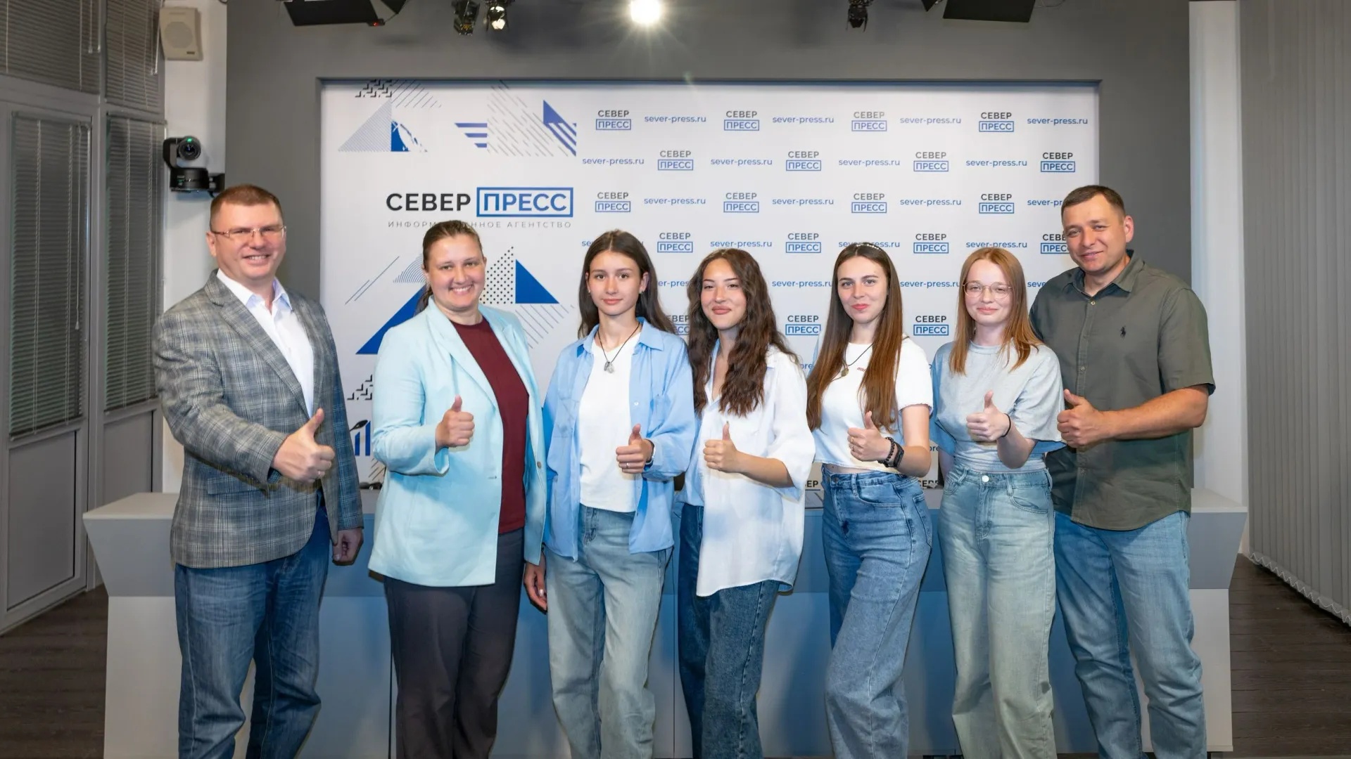 Студенты и сотрудники биологического факультета изучают древесные сообщества Арктики