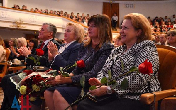 Ректор ДонНУ Светлана Беспалова удостоена знака отличия «За заслуги перед Республикой»